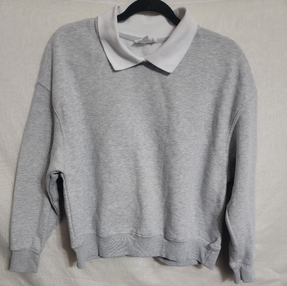 Hippie Rose Gray and White Sweatshirt